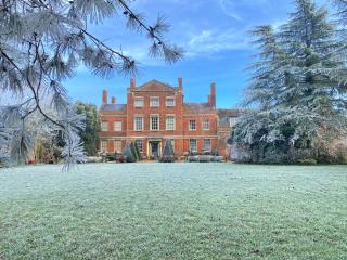 Finest Retreats - The Potting Shed at Island Hall - 6