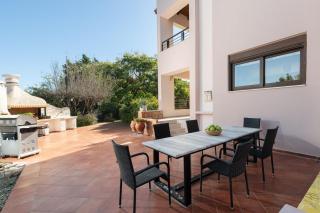 Coral Tree Luxury Villa - 4