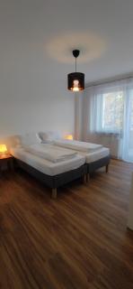 Eleonoras Ferienwohnung im 2OG inklusive eigenen Parkplätzen vor der Tür für bis zu 8 Personen geeignet - 5