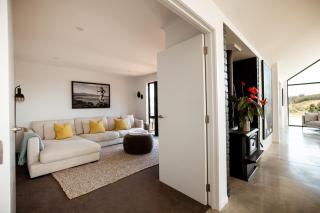 Hill-Top Oasis with Pool and Spa on 2ha just 5mins to Wharf - 3