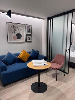 Luxury Studio, 1 Bed, Separate Study Gourmet Kitchen Prime Location - 4