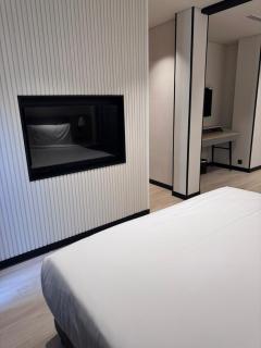 Luxury Studio, 1 Bed, Separate Study Gourmet Kitchen Prime Location - 3