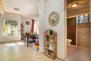 Villa with garden jacuzzi trampoline - 3