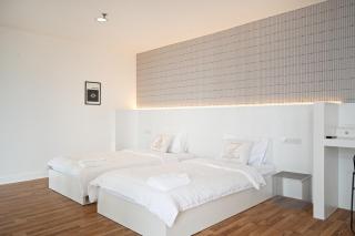 Stylish Twin BR w Ensuite Bath & Relaxing Tub BTB7 - 4