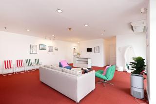 Stylish Twin BR w Ensuite Bath & Relaxing Tub BTB7 - 3