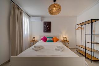 Stylish 2BR Apt, 2 min to Promenade and Sea, Gżira - 8