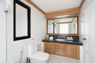 Elegant King BR Apt Bathtub, BTS Central BKK BTB8 - 2