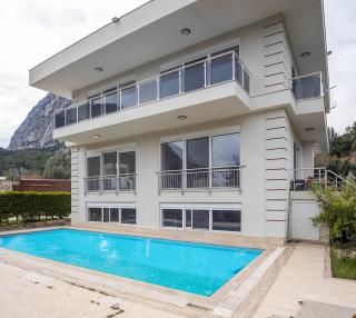 Hisarçandır'da Geniş Dağ Evi - 8