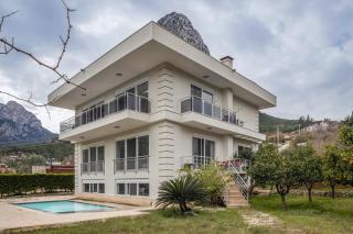 Hisarçandır'da Geniş Dağ Evi - 1