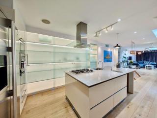 Stunning 4 Bedroom House in Old Windsor Perfect for Families & Groups - 6