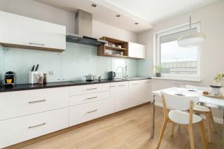 Comfortable Apartment with Parking in Poznań by Noclegi Renters - Poznań - 7