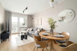 Comfortable Apartment with Parking in Poznań by Noclegi Renters - 4
