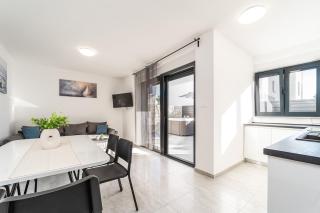 Pasko 5 centrally apartment with pool - 4