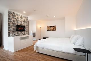 Chic King Bed Apt w Bathtub, BTS Central BKK BTB9 - 1