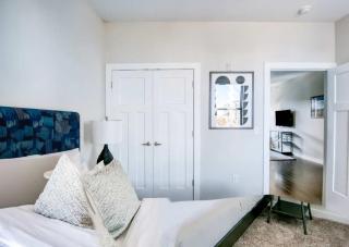 CozySuites Music Row Chic 1BR with free parking 42 - 8