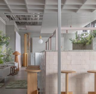 Locke at East Side Gallery - 8