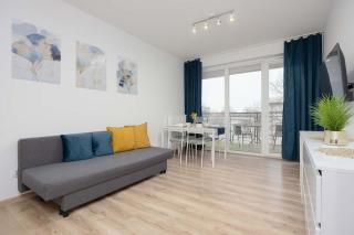 Bright Apartment in Warsaw with Bathtub and Balcony by Noclegi Renters - 0