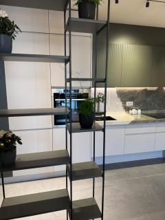 Elegant Skyline View Balcony Apartment - 9