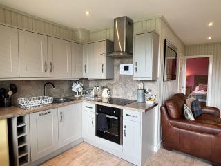 Birch Lodge 20 with Hot Tub - 6