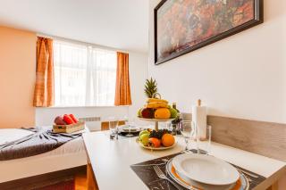 Quaint Trendy Apartment - 2