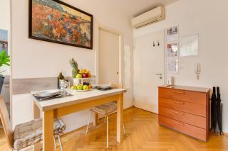 Quaint Trendy Apartment - 1