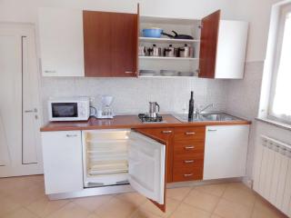 Bright apartment in Zambratija - 3
