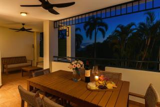 Breakwater Marina Apartment with Pool & Parking in Townsville - 1
