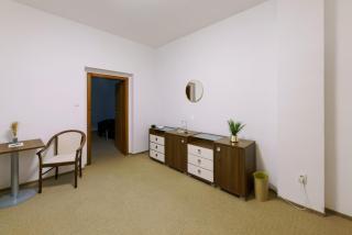 Eagle Hotel - Báč - 1