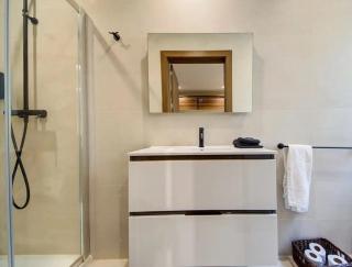 Shanti - a Luxury 3BR House with Rooftop Terrace - Naxxar - 3