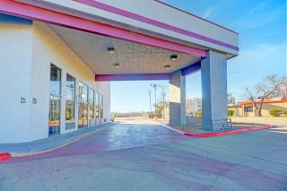 Travelers inn by OYO Wichita Falls - 0