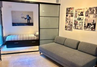 Urban Manesa city center apartment with private patio - 4