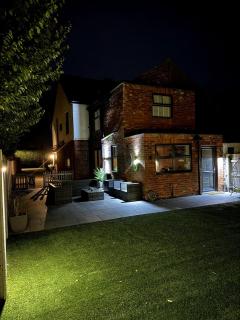 Blissful 4-Bedroom Home with Hot tub - 0