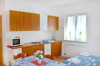 Apartment near the beach with garden - 4