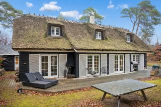 Beach Access Holiday Home in Hornbaek - 5