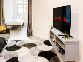Spacious City Centre Apartment for Up to 5 - Leicester - 8