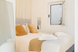 New&Improved Central Lisbon 41 bedRiver front - 6