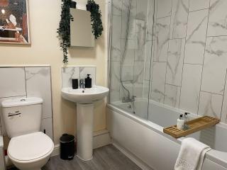 3 Bed City Stay - Easy Walk to Cardiff Central - 6