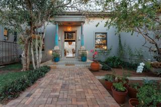 Bushveld Villa w Pool, Firepit & Outdoor Living - Hoedspruit - 5