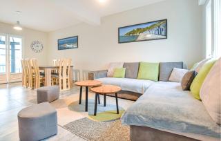 5 Bedroom Beautiful Home In Carteret - 8