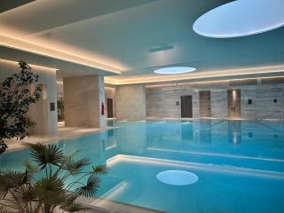 2-Bed Flat in Nine Elm Central London - 4