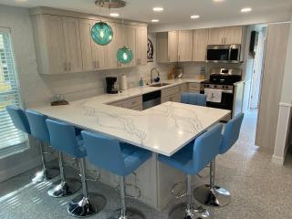 Neptune's Grotto Old Florida Adventure Retreat - Spring Hill - 5