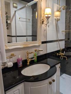 Tbilisi City Center Modern Accommodation - 4