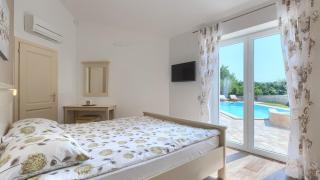 Activity villa Gardenia with pool in Tinjan - 6