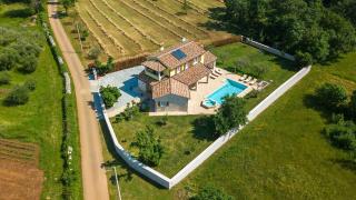 Activity villa Gardenia with pool in Tinjan - 5