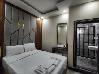 The Golden Pera's Hotel & Spa - 4