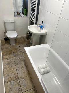 Cosy, Charming Apartment within 5 min walk of beach, train and shops - 2