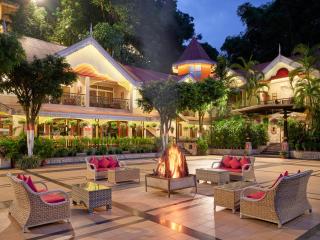 Mayfair Spa Resort & Casino - 8