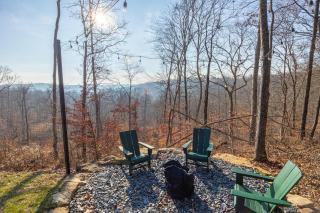Couple's Cabin with Hot Tub, Fire Pit, Sauna near French Lick, IN - 7
