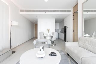 Prime 1BR with Marina Views and Beach Access - 3