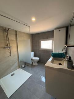 Appartement rénové au cœur du centre historique de Béziers - 1